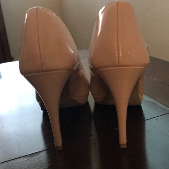 Blush  goes with everything - Picture 2 of 3